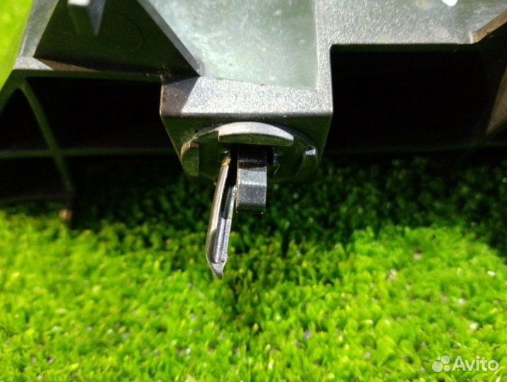 Крепление бампера заднее левое Toyota Corolla Axio