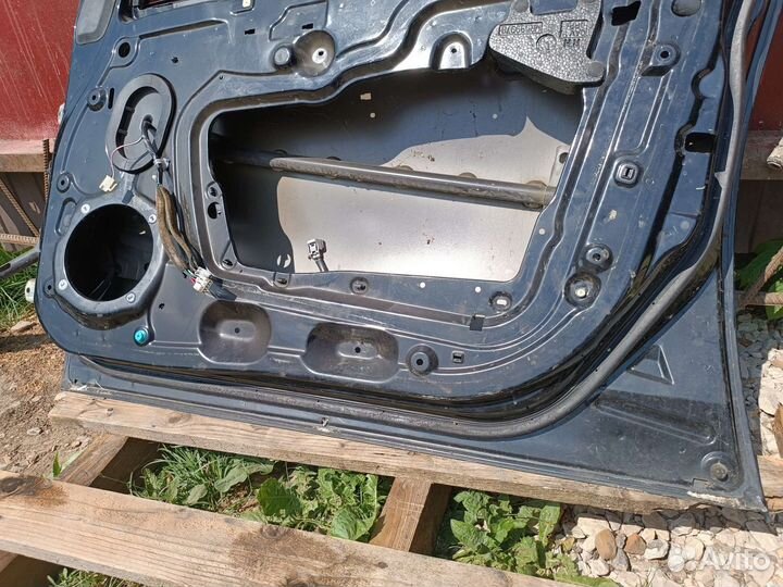 Передняя правая дверь Mitsubishi Galant 9