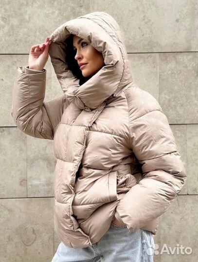 Зимняя куртка с капюшоном