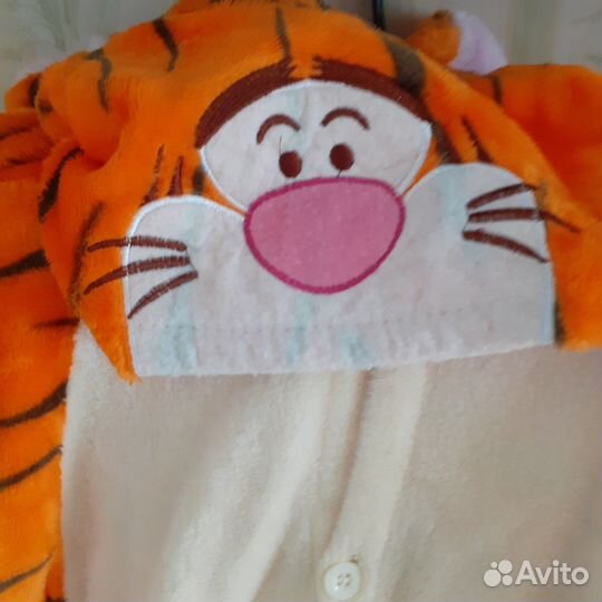 Новогодний костюм тигра (кенгуруми с тапочками)