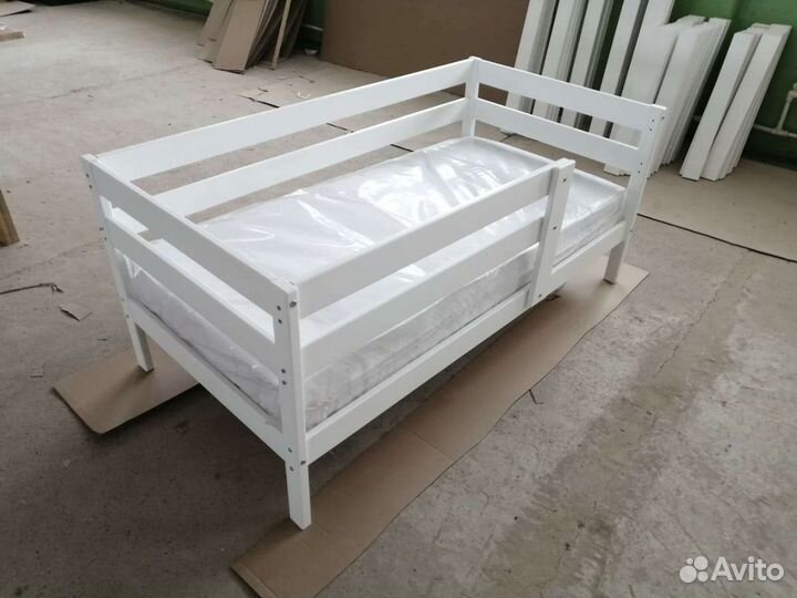 Кроватка детская софа домик массив березы