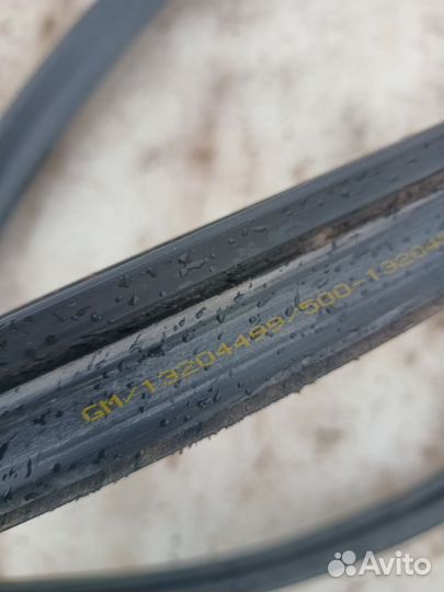 Уплотнитель Opel Zafira B 2005-2012 (13204499)