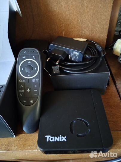 Android TV Box приставка Tanix W2 4/32