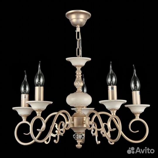 Люстра подвесная в спальню классика