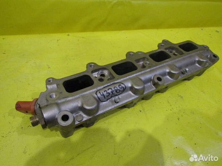 Топливная рампа Volkswagen Jetta VI 10-18г 43789