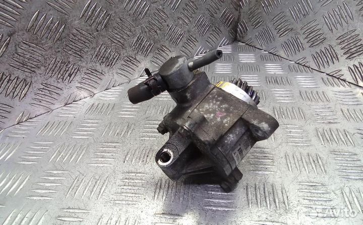 Насос вакуумный Mitsubishi Montero/Pajero