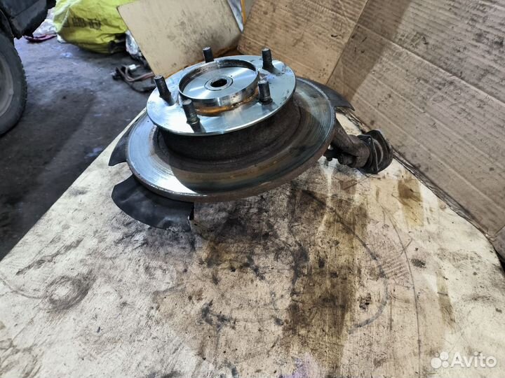 Правый поворотный кулак ваз 21213,21214 Нива