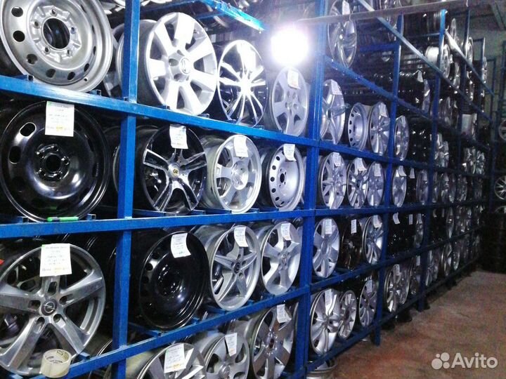 Viatti Strada Asimmetrico V-130 215/60 R16 95V