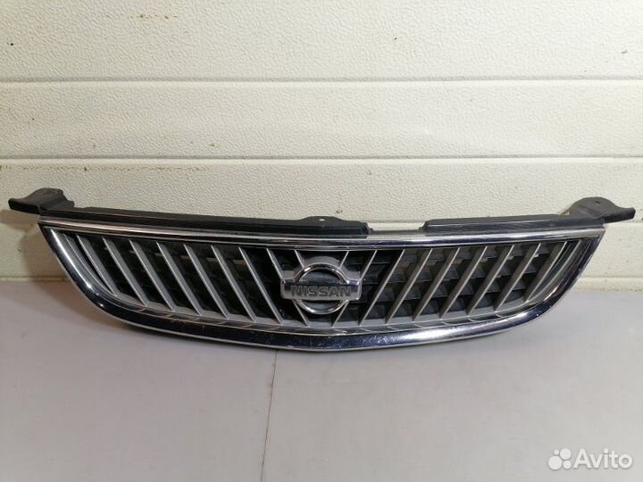 Решетка радиатора Nissan Sunny B15 1998