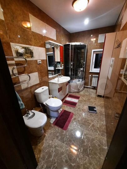 Коттедж 206 м² на участке 6 сот.