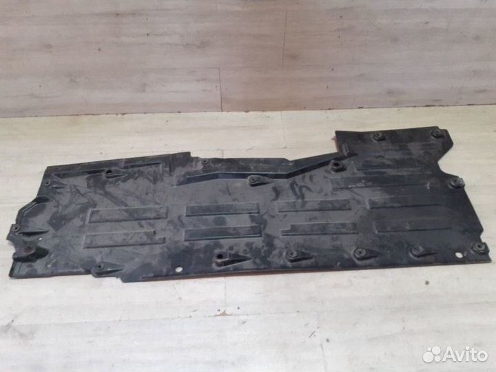 Защита днища Audi A8