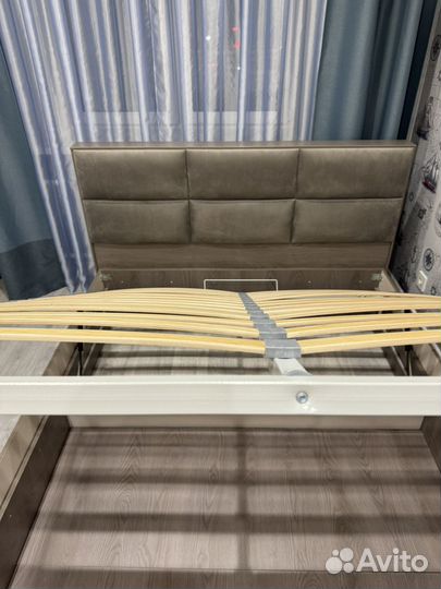 Кровать двухспальная