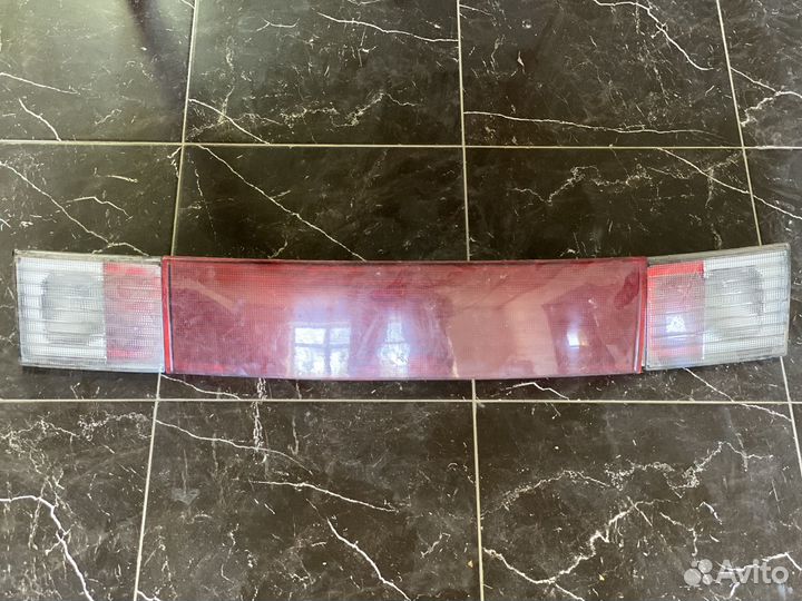 Задние фонари ваз 2110/центральный катафот