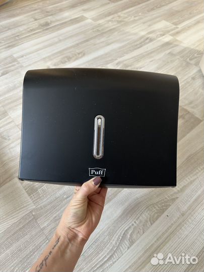 Продам диспенсер для одноразовых полотенец