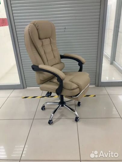 Офисное кресло для начальника с массажем