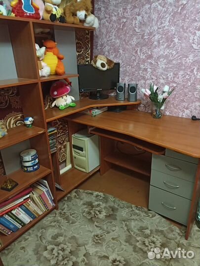 Компьютерный стол