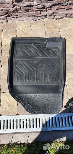 Комплект резиновых ковриков в салон kio rio 3