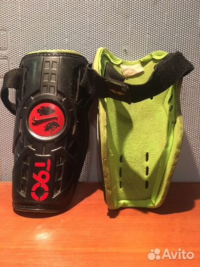 Футбольные щитки