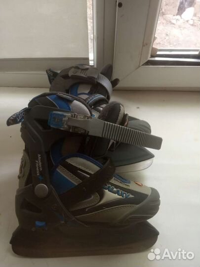 Коньки хоккейные