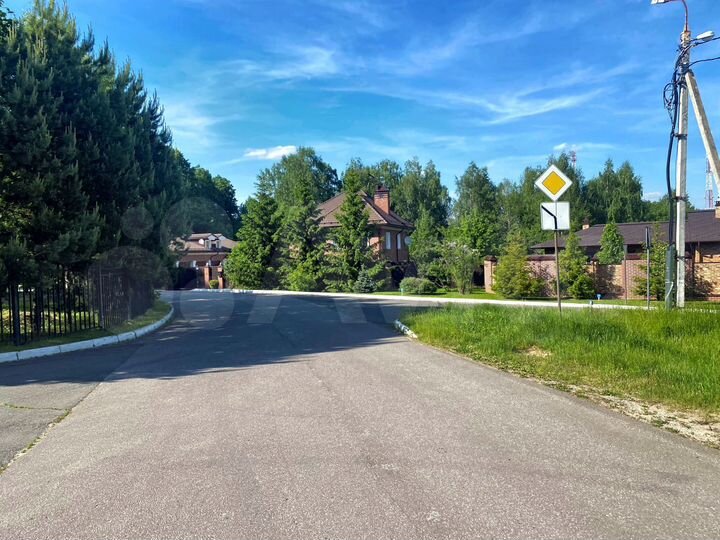 Участок 7 сот. (ИЖС)