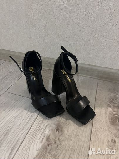 Босоножки летние