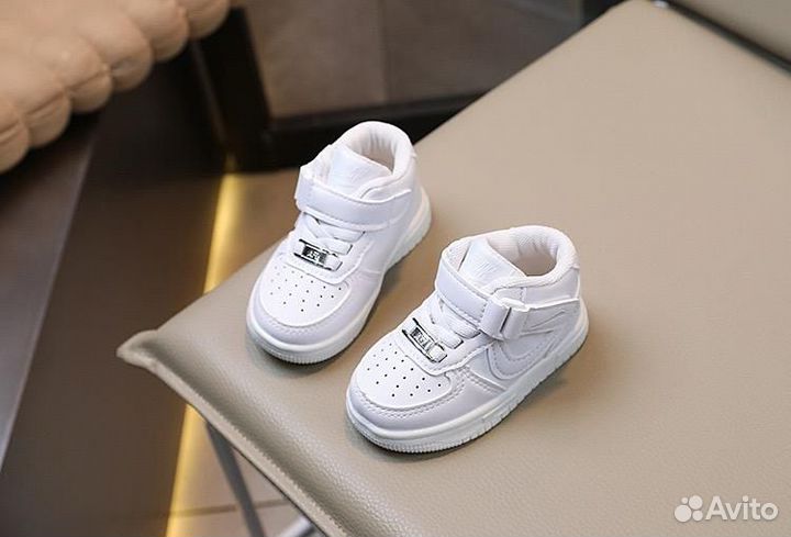 Новые детские кроссовки/кеды 26р