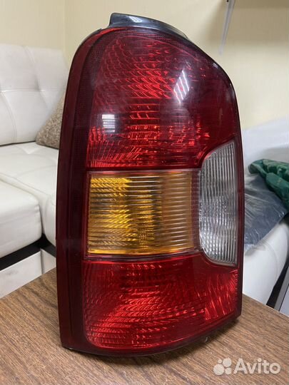 Фонарь левый Hyundai Trajet дорестайлинг 99-04г