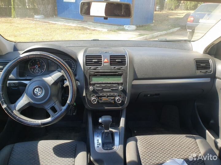 Volkswagen Jetta, 2010