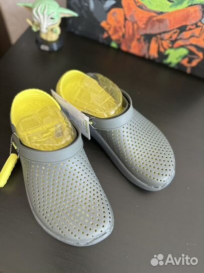 Crocs серые