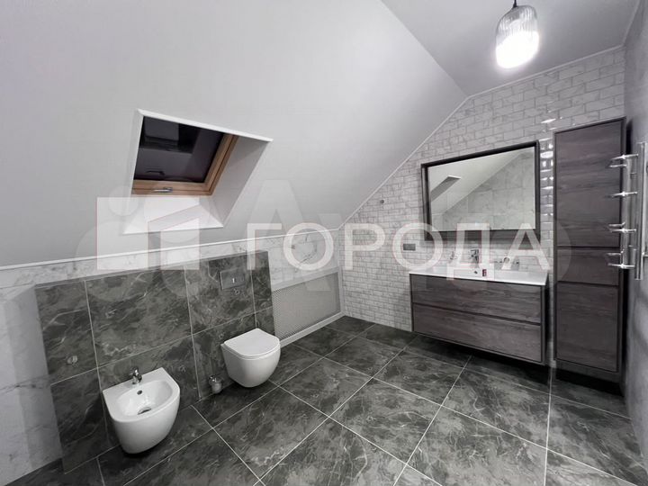 Дом 618 м² на участке 12 сот.