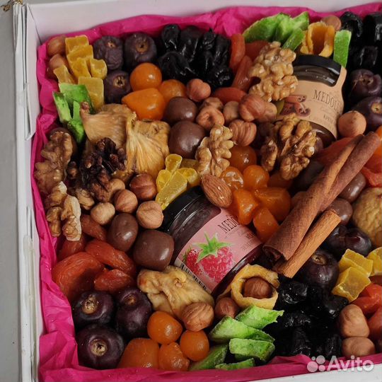 Съедобный букет из сухофруктов - подарочный бокс