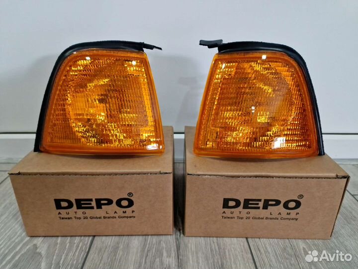 Поворотники передние оранжевые Audi 80 Б4/Б3 (L+R)