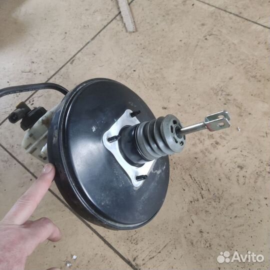 Вакуумный усилитель тормозов renault