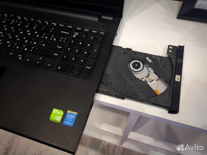 Ноутбук Dell в идеальном состоянии