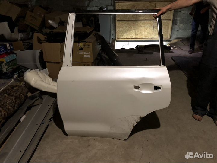 Дверь на лексус LX 450D-570