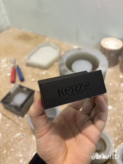 Подставка для визиток с индивидуальной гравировкой