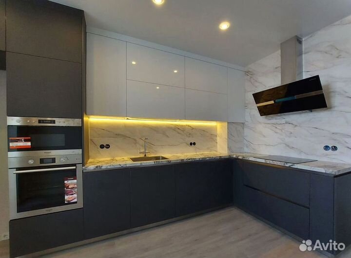 Кухонный гарнитур угловой