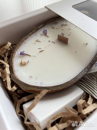 Ароматическая свеча в кокосе