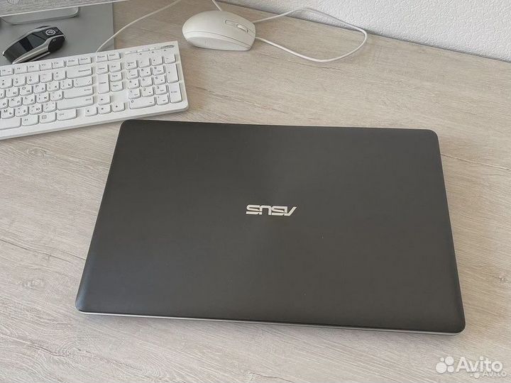 Ноутбук Core i7 8GB 1000GB 17 Дюймов Asus