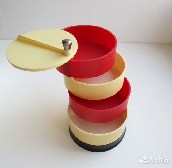 Коробочка 4 секции для деталей, мелочей. СССР