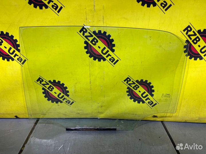 Стекло двери заднее левое Toyota Corolla Е150 1.6