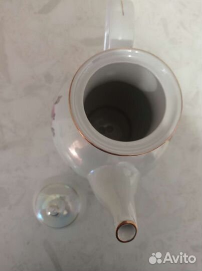 Доливнoй чайник из сервиза Золотая (чайная) роза