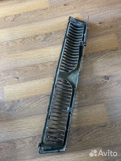 Решетка радиатора Mitsubishi Galant 8