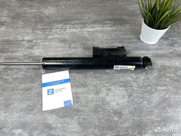 Амортизатор на Мерседес Mercedes W205 C63 AMG