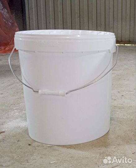 Ведро пластиковое с крышкой 20 литров