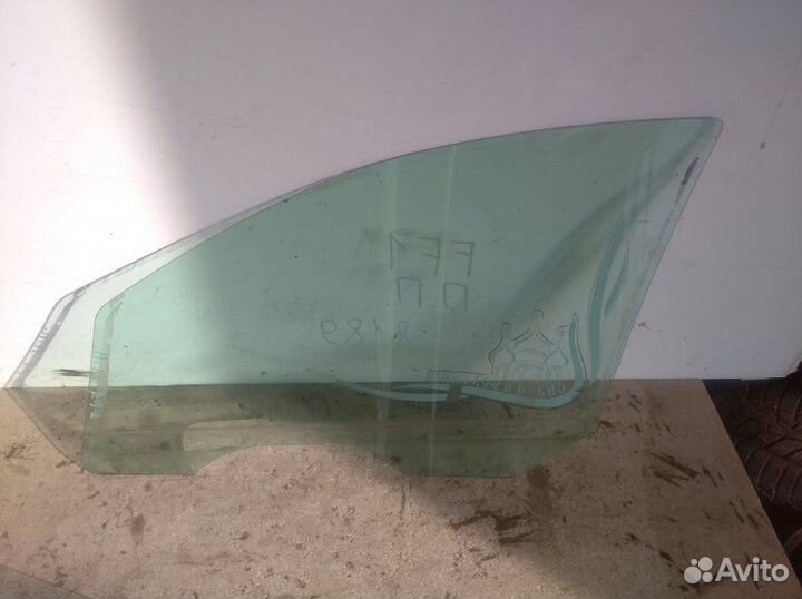 Стекло переднее правое Ford Focus 1 1998-2004