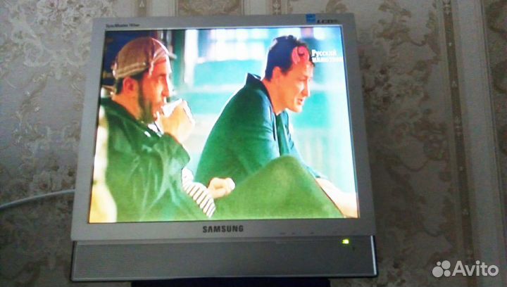 Продаю телевизор samsung