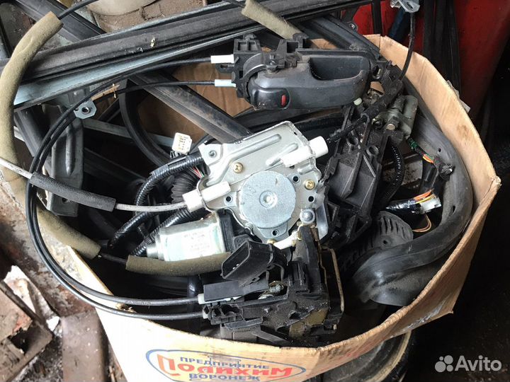 Ниссан ноте внутренности двери