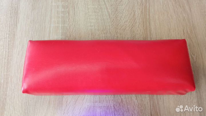 Для маникюра: лампа и подушка