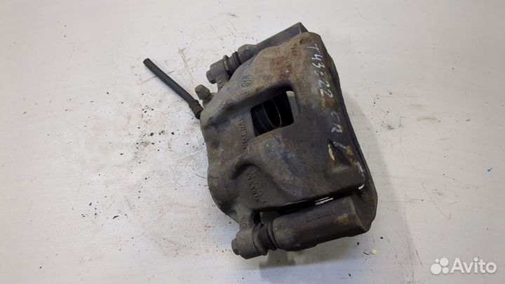 Суппорт Volkswagen Amarok, 2011